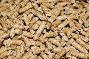 Comment choisir les pellets pour votre poêle à bois ?