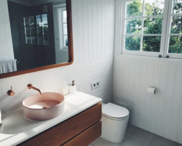 Comment choisir votre porte-serviette blanc mural : Astuces et recommandations pour votre salle de bain